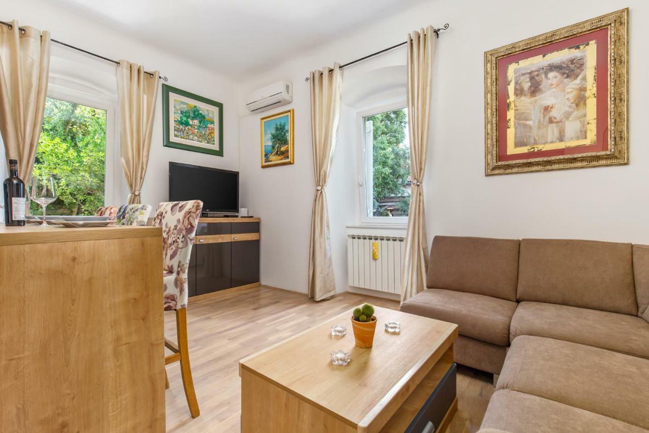 Apartman Villa Carolina 리예카 외부 사진